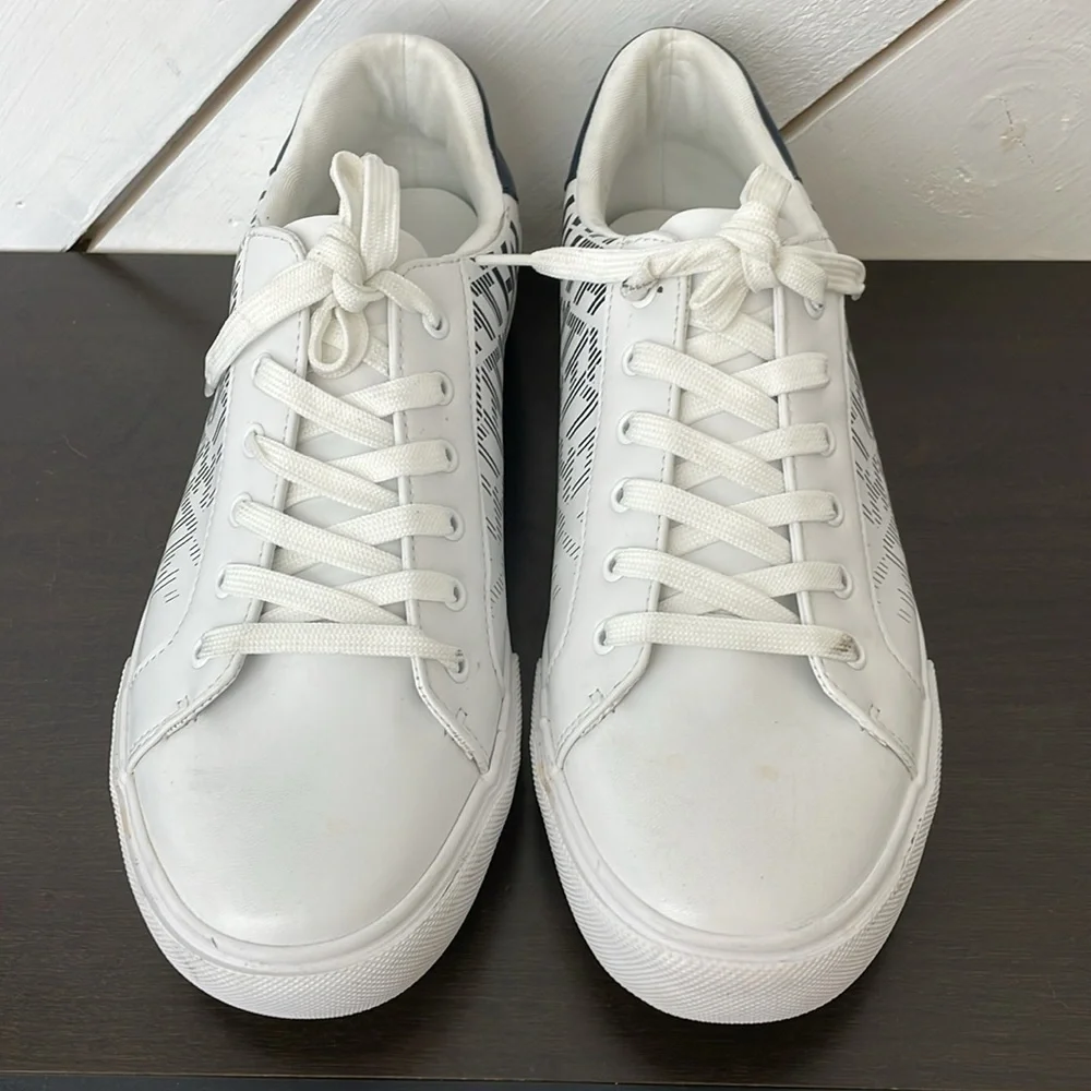 Tommy Hilfiger Women's 11 Loura3 Sneaker, White/Twilight Indigo